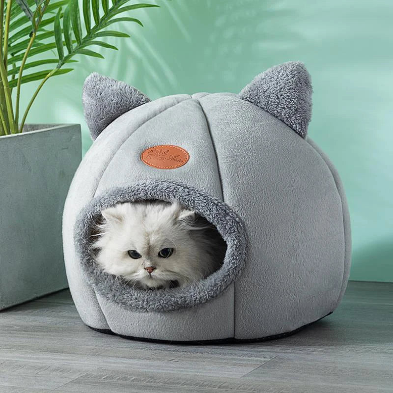 Cozy Winter Cave Bed – Warm Nest for Cats & Small Dogs - PetsiePaws Co.